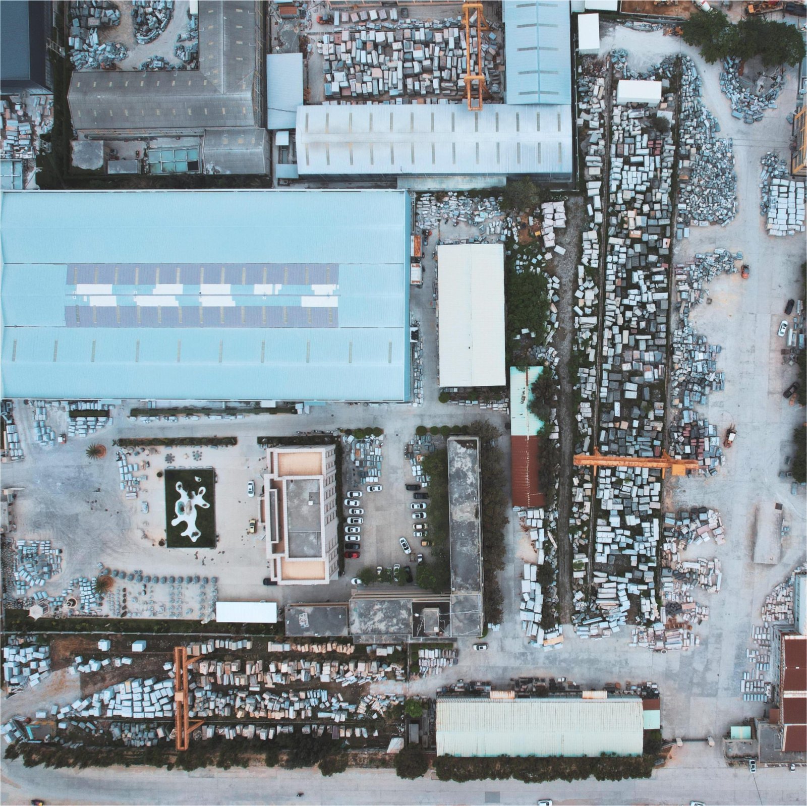 Over 100 Types Of Raw Materials In Stock (Total Inventory Volume Of 2,500 M³)